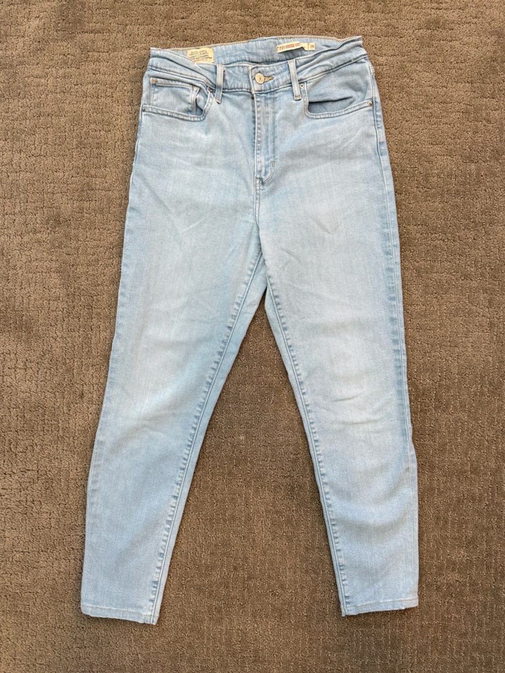 Levi’s 721 High Rise Skinny Light Wash Jeans, Size 29 (hemmed to petite length)